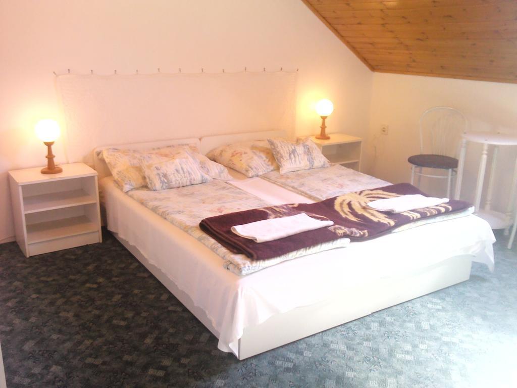 Napfény Apartment Keszthely Chambre photo